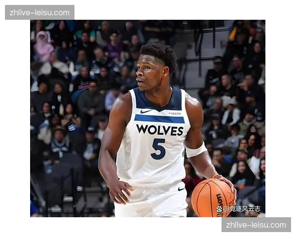 爱德华兹膝盖伤势每日观察 森林狼核心G4出战仍不确定